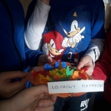 dzieci-robia-kolorowe-spagetti