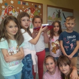 dzieci-robia-kolorowe-spagetti