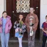 dzieci-maluja-obraz